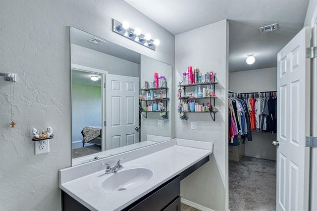 1400 Peridot Lane, Noble, OK 73068