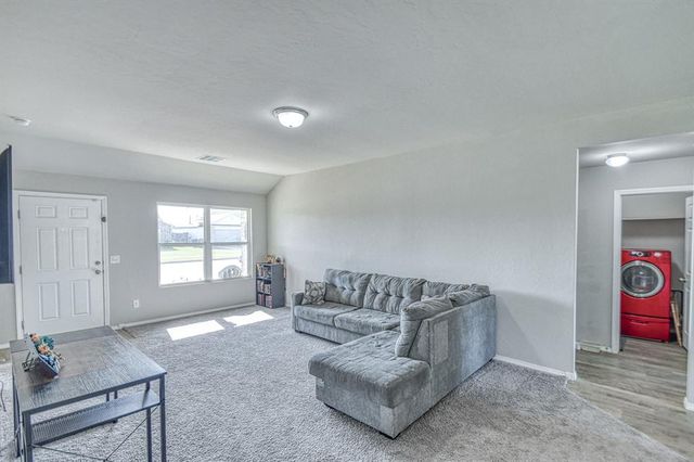 1400 Peridot Lane, Noble, OK 73068