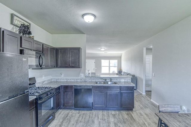 1400 Peridot Lane, Noble, OK 73068