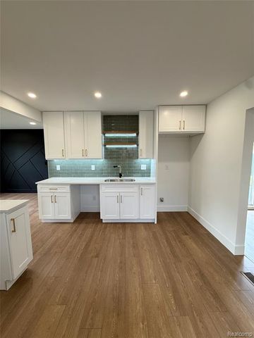 33328 Cheryl Street, Clinton Township, MI 48035