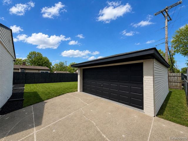 33328 Cheryl Street, Clinton Township, MI 48035