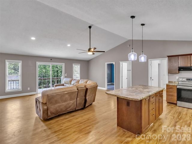 252 Oak Park Drive, Clyde, NC 28721