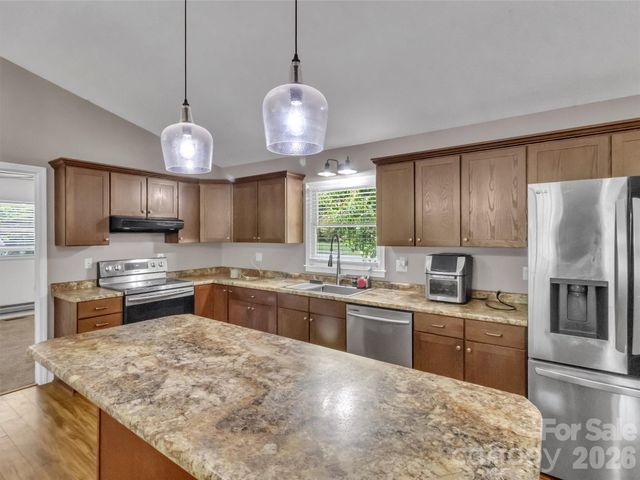 252 Oak Park Drive, Clyde, NC 28721