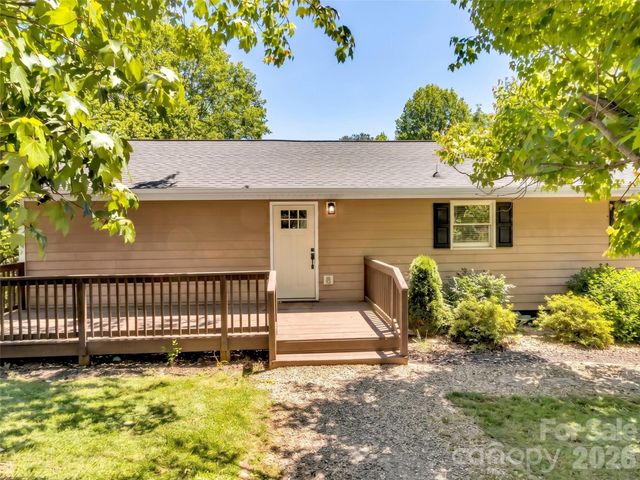 252 Oak Park Drive, Clyde, NC 28721