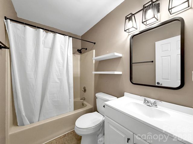 252 Oak Park Drive, Clyde, NC 28721