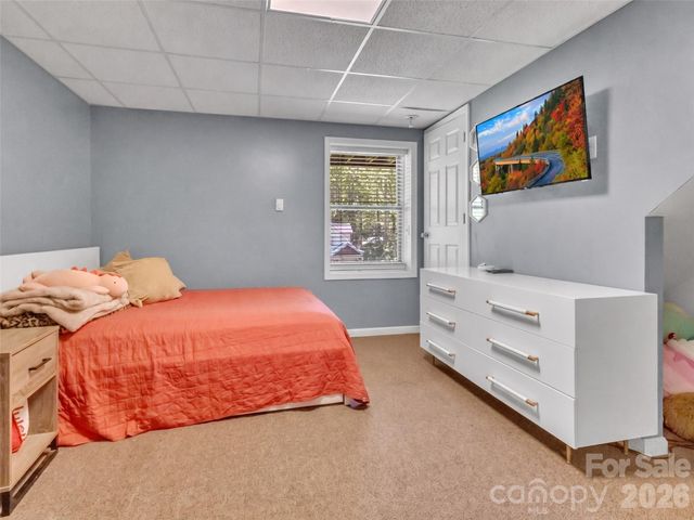 252 Oak Park Drive, Clyde, NC 28721