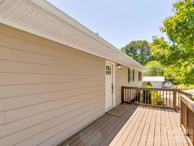 252 Oak Park Drive, Clyde, NC 28721