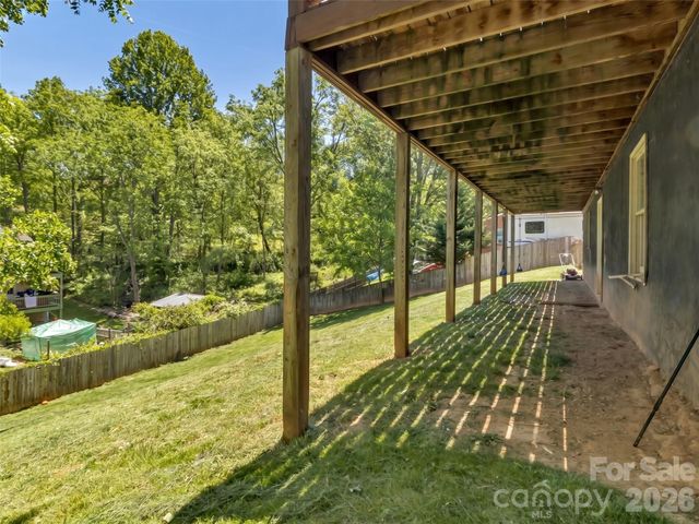 252 Oak Park Drive, Clyde, NC 28721