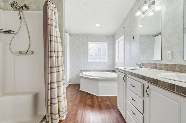 105 Bridle Trail, Hewitt, TX 76643