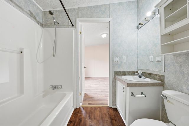 105 Bridle Trail, Hewitt, TX 76643