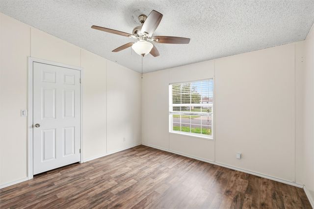 105 Bridle Trail, Hewitt, TX 76643