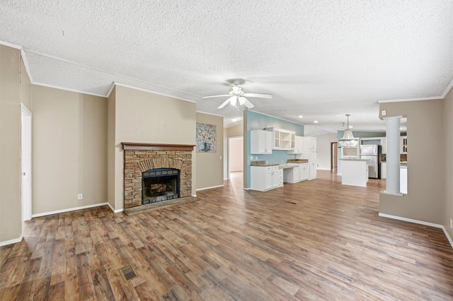 105 Bridle Trail, Hewitt, TX 76643