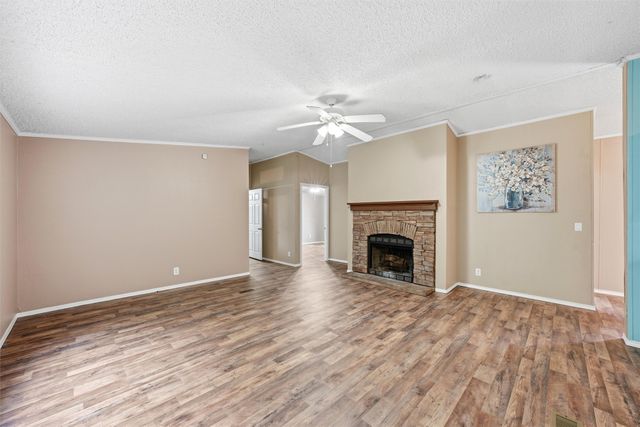 105 Bridle Trail, Hewitt, TX 76643