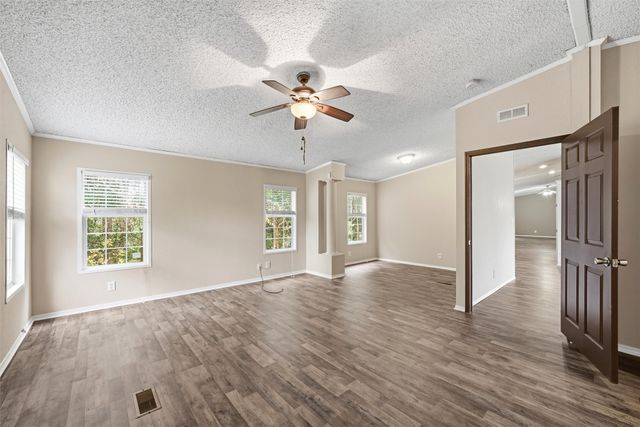 105 Bridle Trail, Hewitt, TX 76643