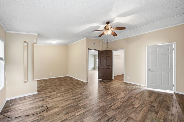 105 Bridle Trail, Hewitt, TX 76643