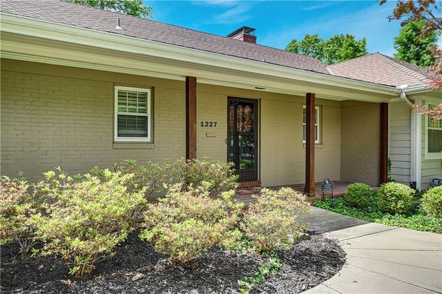 1227 W 66 Street, Kansas City, MO 64113