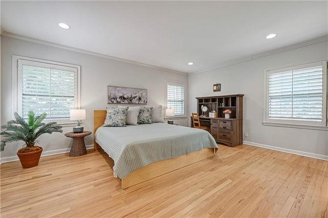 1227 W 66 Street, Kansas City, MO 64113