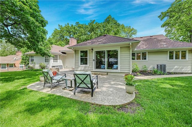 1227 W 66 Street, Kansas City, MO 64113
