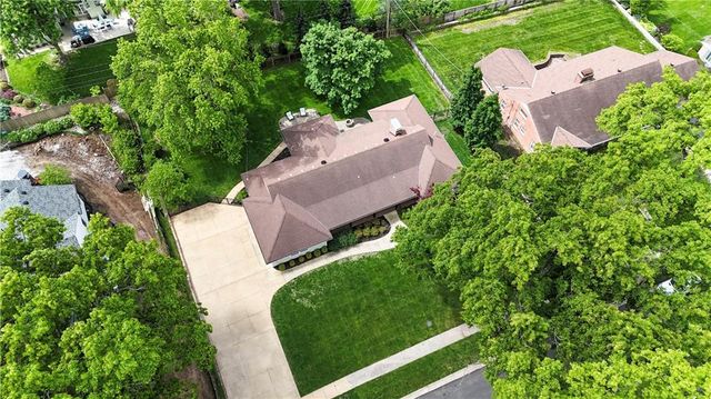 1227 W 66 Street, Kansas City, MO 64113