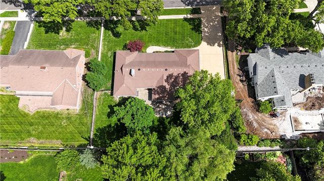 1227 W 66 Street, Kansas City, MO 64113