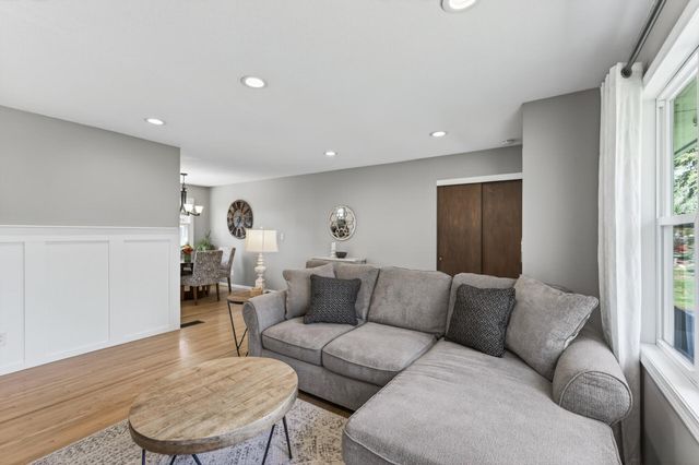 8017 66th Avenue N, Brooklyn Park, MN 55428