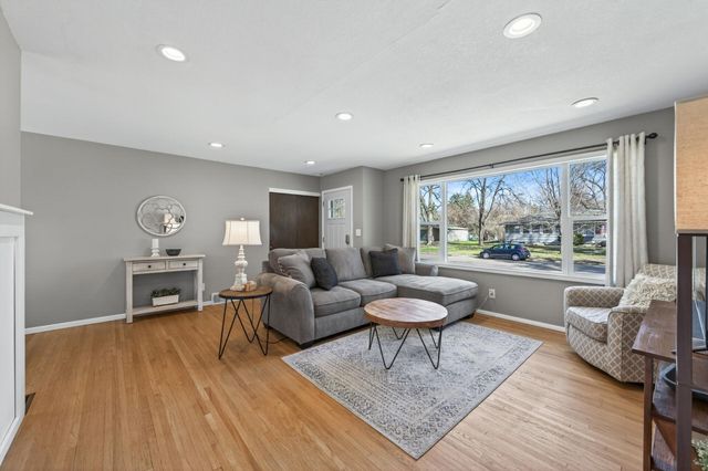 8017 66th Avenue N, Brooklyn Park, MN 55428