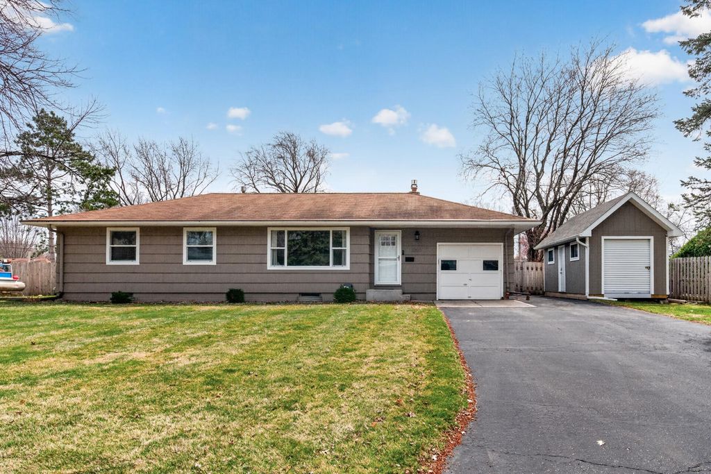 8017 66th Avenue N, Brooklyn Park, MN 55428