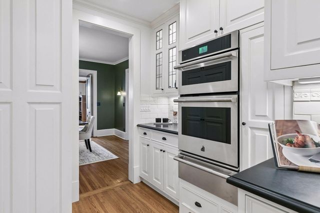 42 Kenwood Parkway, Saint Paul, MN 55105