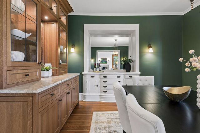42 Kenwood Parkway, Saint Paul, MN 55105