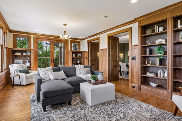 42 Kenwood Parkway, Saint Paul, MN 55105