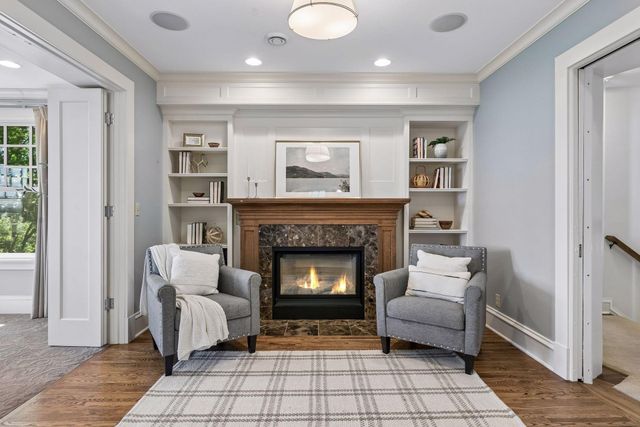 42 Kenwood Parkway, Saint Paul, MN 55105