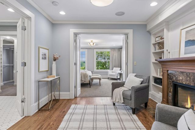 42 Kenwood Parkway, Saint Paul, MN 55105