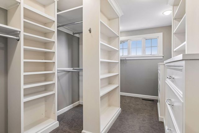 42 Kenwood Parkway, Saint Paul, MN 55105