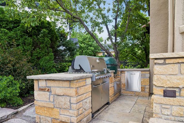 42 Kenwood Parkway, Saint Paul, MN 55105