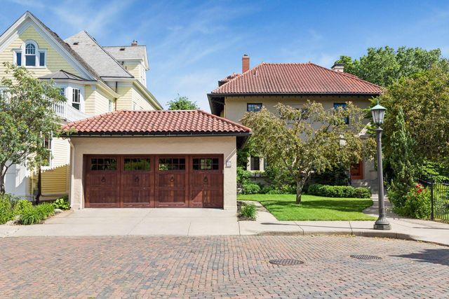 42 Kenwood Parkway, Saint Paul, MN 55105