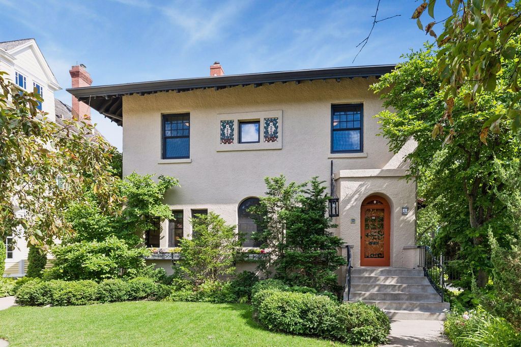 42 Kenwood Parkway, Saint Paul, MN 55105