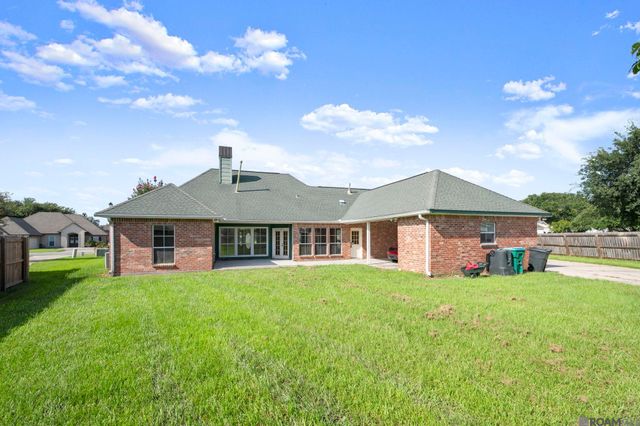38278 Oakleigh Ln, Prairieville, LA 70769