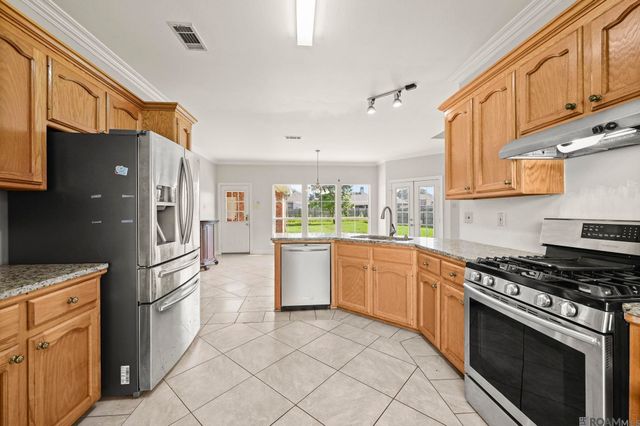 38278 Oakleigh Ln, Prairieville, LA 70769