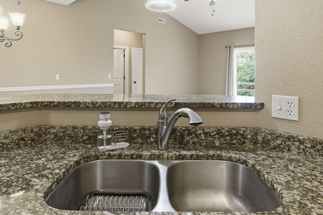 4008 W WORLEY ST 302, Columbia, MO 65203