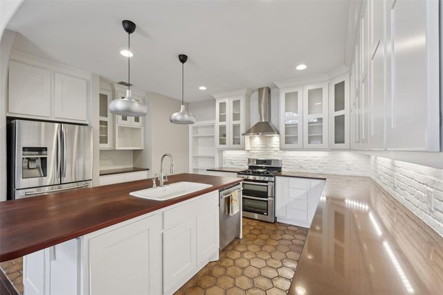 418 W Holland ST, San Marcos, TX 78666