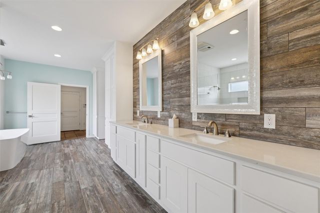 418 W Holland ST, San Marcos, TX 78666