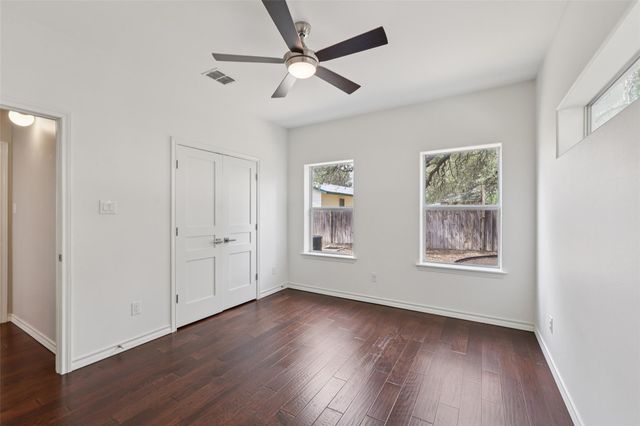 418 W Holland ST, San Marcos, TX 78666