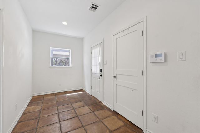 418 W Holland ST, San Marcos, TX 78666