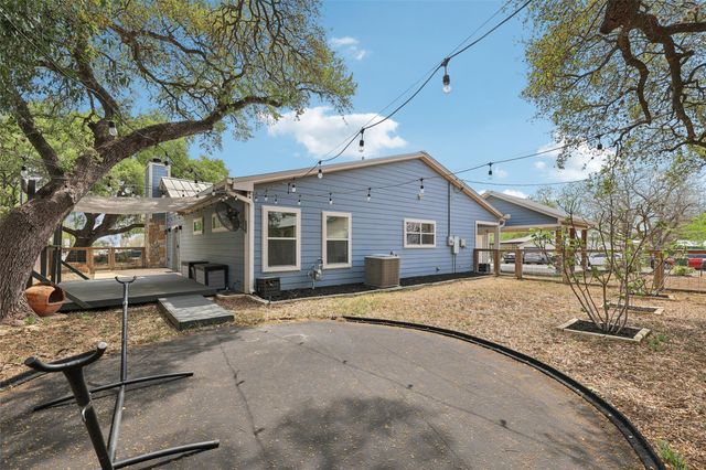 418 W Holland ST, San Marcos, TX 78666