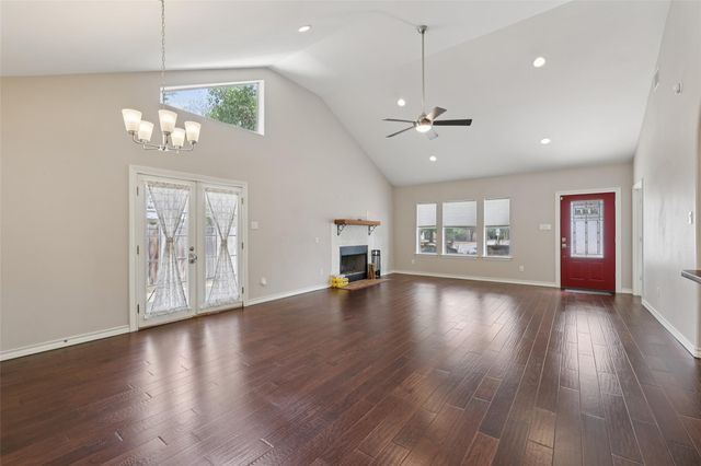 418 W Holland ST, San Marcos, TX 78666