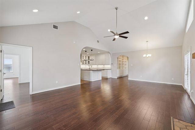 418 W Holland ST, San Marcos, TX 78666