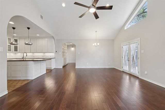 418 W Holland ST, San Marcos, TX 78666