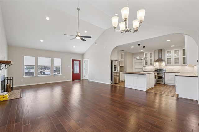 418 W Holland ST, San Marcos, TX 78666