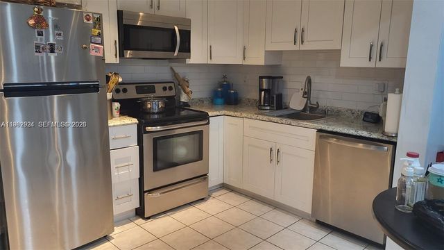 4270 NW 89th Ave 104, Coral Springs, FL 33065