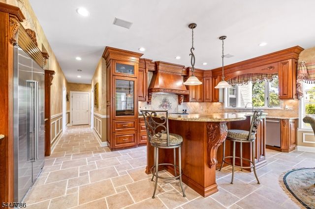 9 Wexford Ct, Warren Twp., NJ 07059